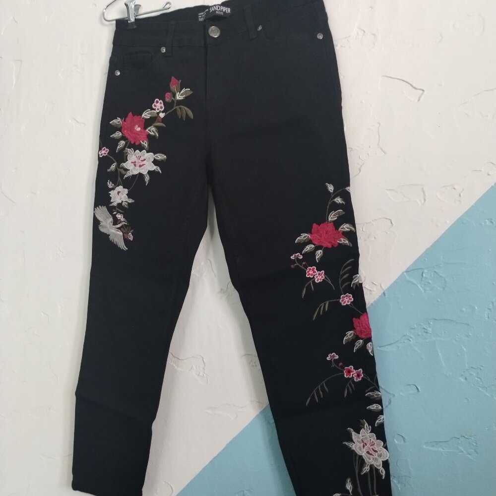 SandPiper Petite Black Floral Embroidered Ankle Pants - Picture 3 of 9
